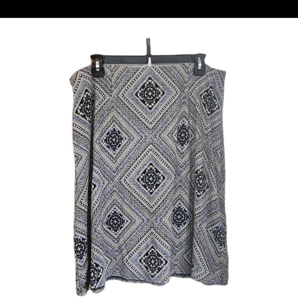 J. Jill Black & White Geometric A-Line Skirt